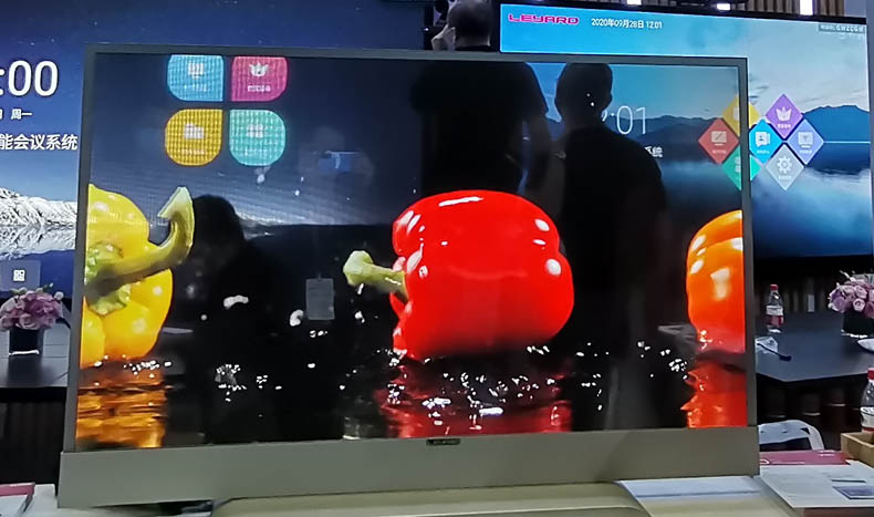 千億級(jí)商顯賽道冉冉升起，OLED透明屏締造行業(yè)新增長(zhǎng)點(diǎn)